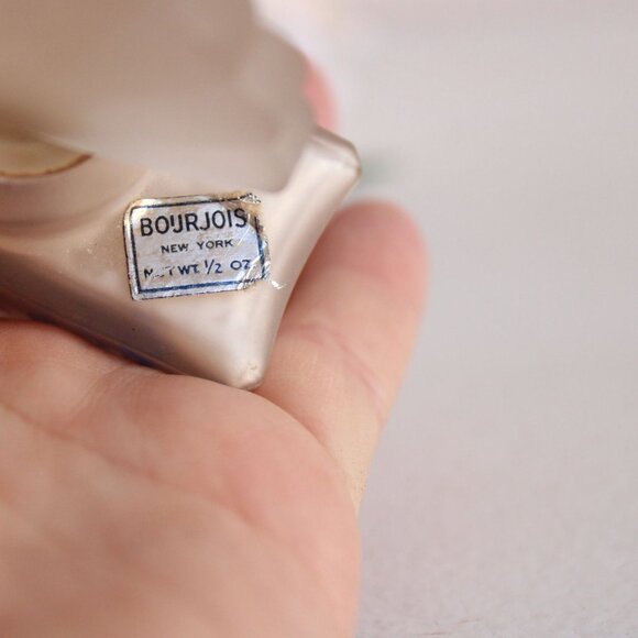 Vintage 1940s Bourjois Mais Oui Perfumed Talc, Frosted Glass Jar, French Perfume - Picture 7 of 9